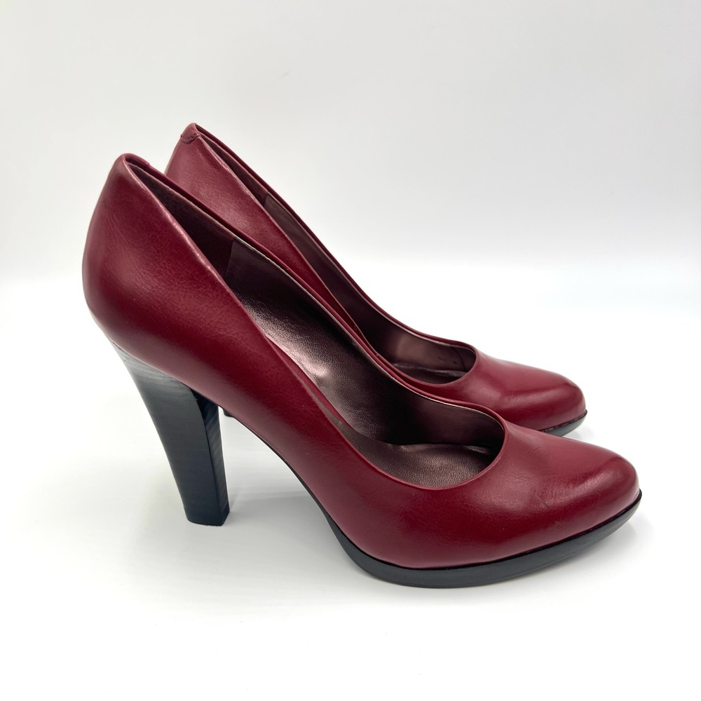 Nine & Co Womens Size 7 Deep Red Faux Vegan Leather Heels Pumps Shoes